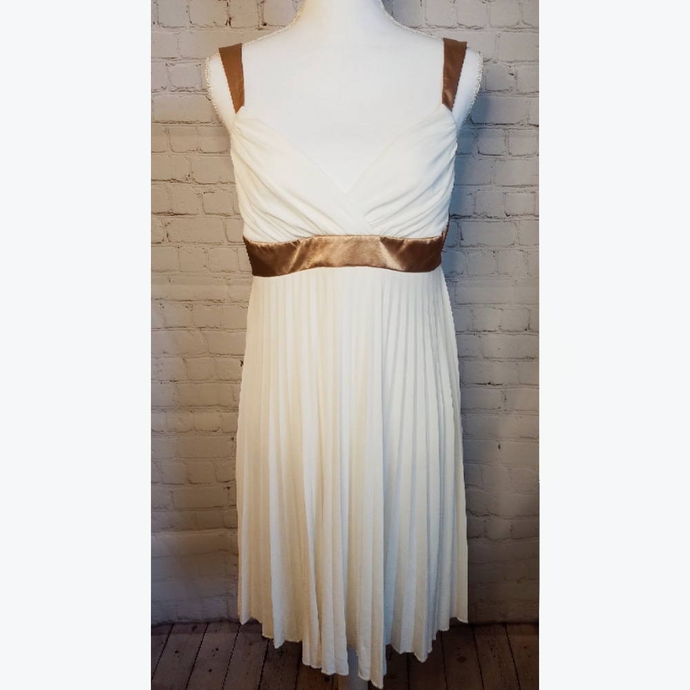 Wishes Wishes Wishes Cream & Gold Pleated dress L